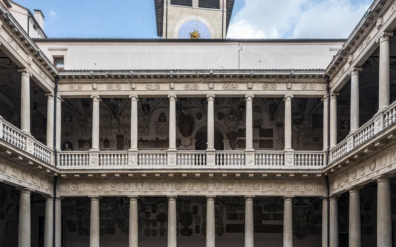 Padova Üniversitesi Palazzo Bo avlusu
